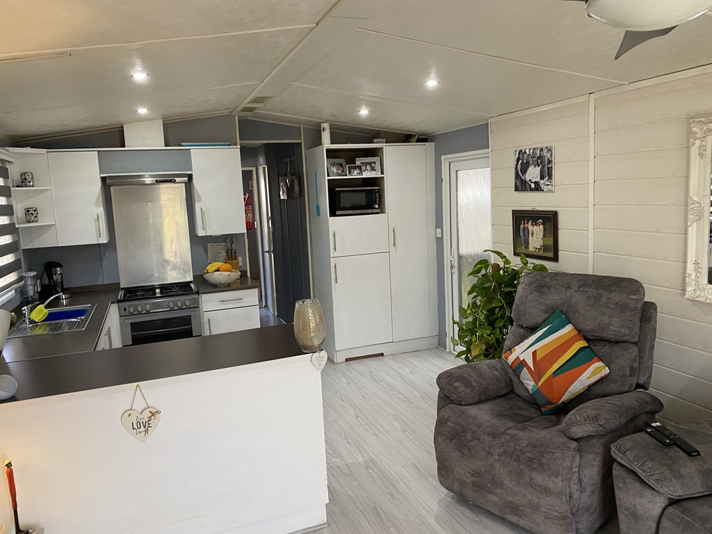 LP121 Victory mobile home image 8